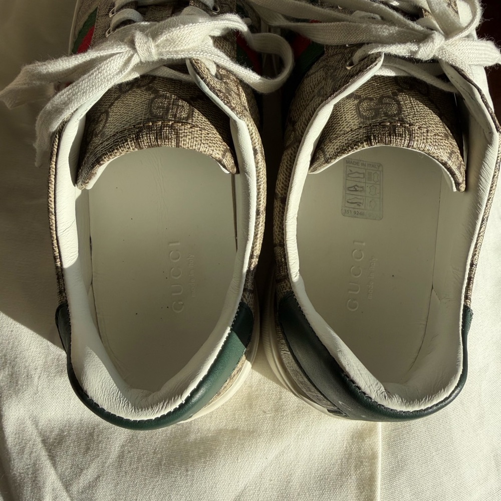 Gucci Beige and Red Monogram Sneakers - Picture 4 of 8